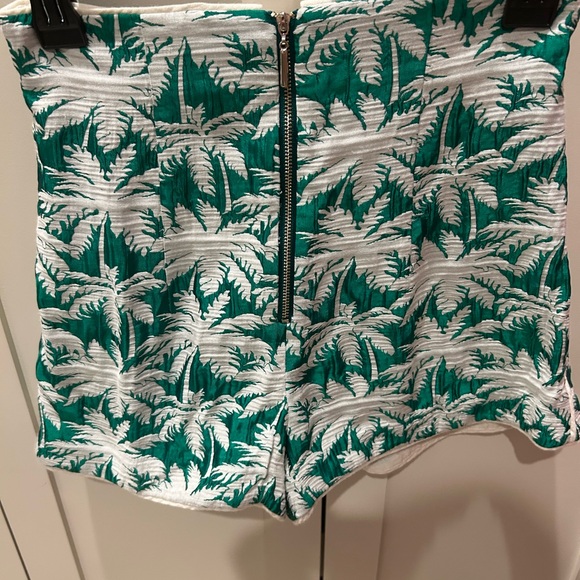 Alexis Green and White Leaf Pattern High Waist Shorts - Picture 1 of 2